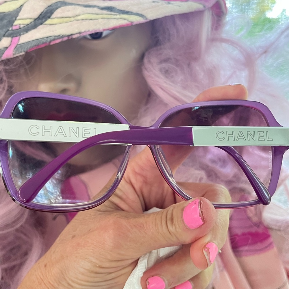 CHANEL Purple Sunglasses - Picture 4 of 8